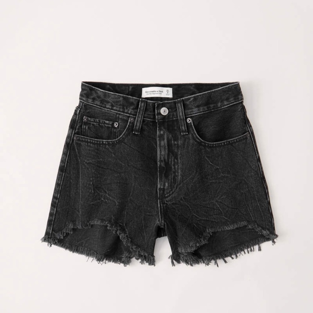 Black denim mid rise boyfriend short - curve love